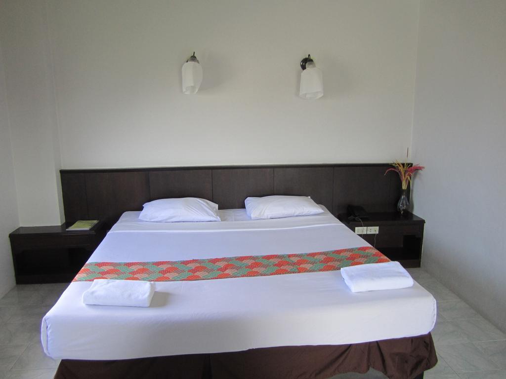 Rome Place Hotel Phuket Kültér fotó