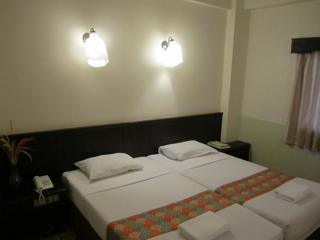 Rome Place Hotel Phuket Kültér fotó